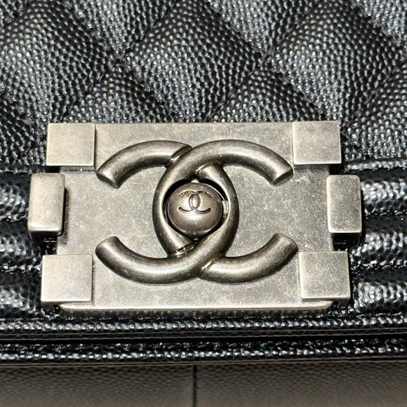 Chanel (old medium) caviar boy bag - Picture 3 of 11